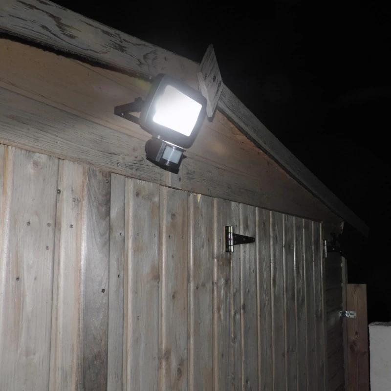 Spot Solaire Mural Clark 500lm 5W - MUNDUS 2 Spot Solaire Mural Clark 500lm 5W - MUNDUS – Image 2